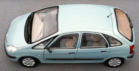 CITROËN XSARA PICASSO COULEURS ET GARNISSAGE FLYER AUTOMOBILE